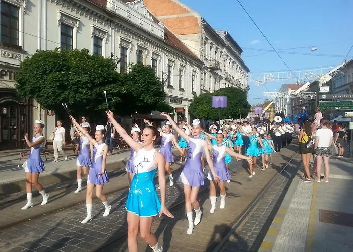 Downtown Апартаменты *